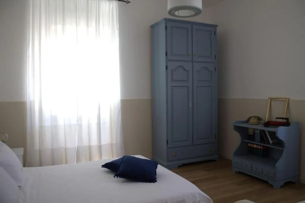 Iron-Bridge House, Elegant Apartment Bay Front Olbia