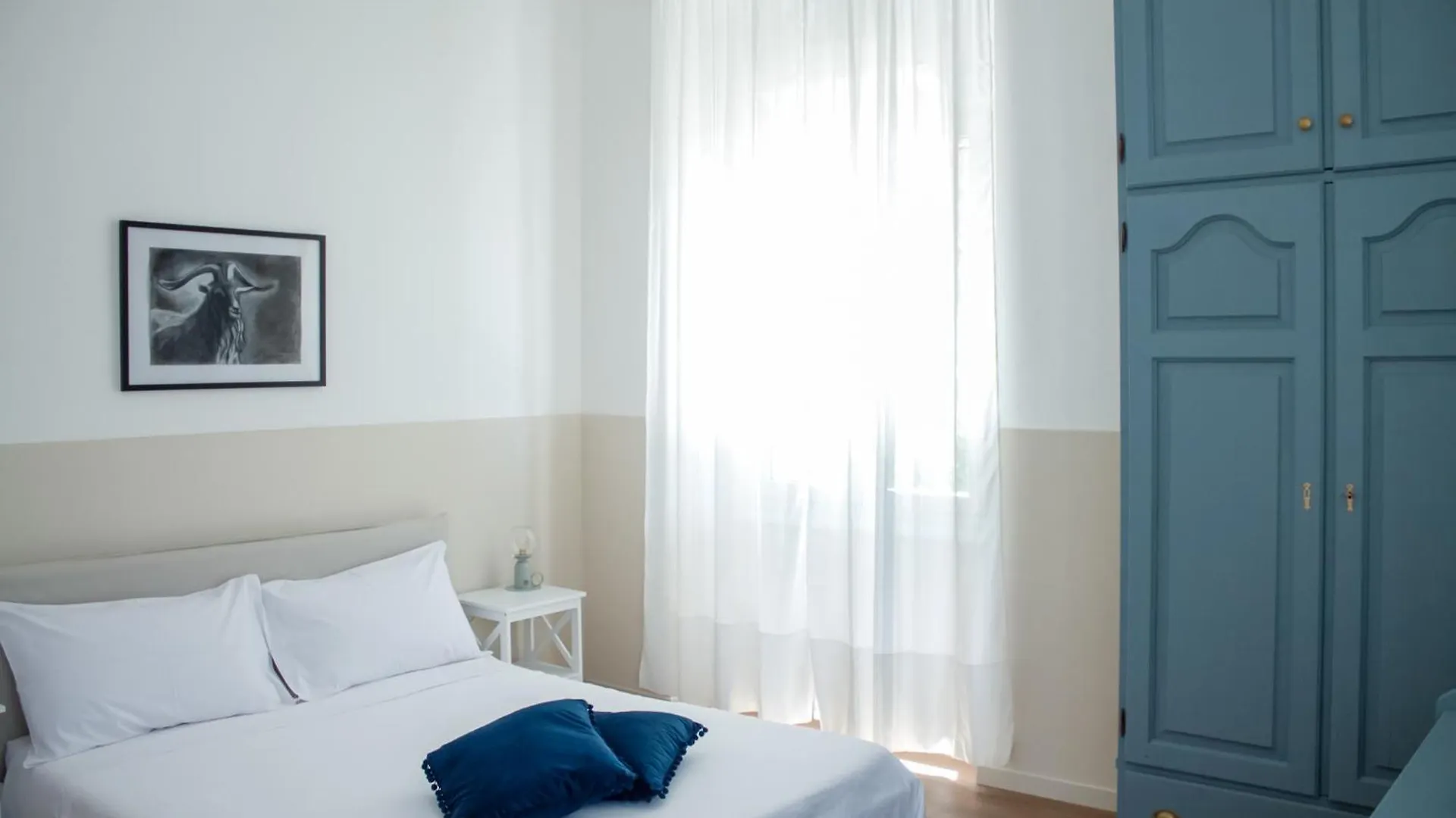Iron-Bridge House, Elegant Apartment Bay Front Olbia